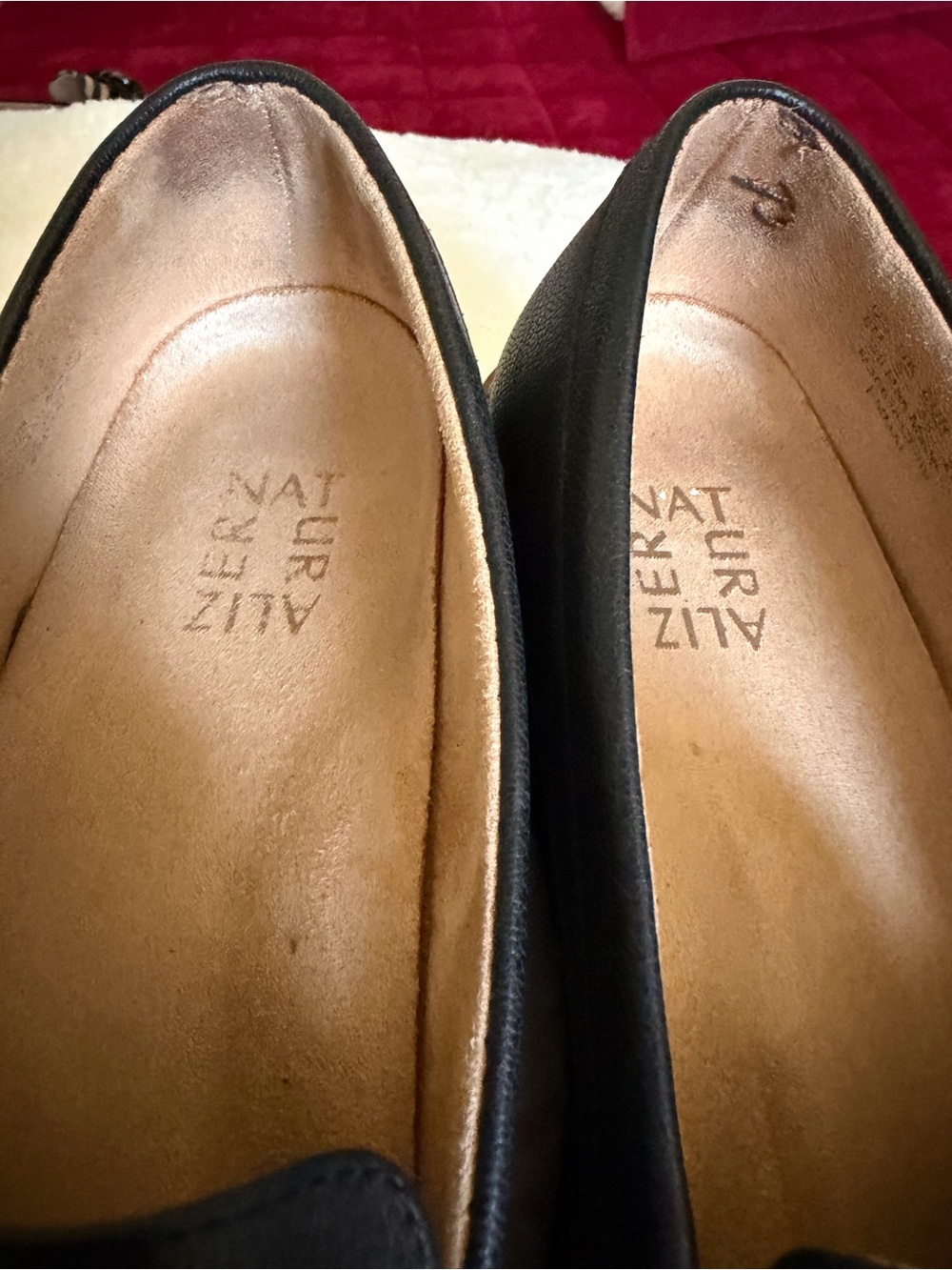 Allen Edmonds Black Leather Chain-Trim Slip-On Loafers. Size 8 - Picture 6 of 6